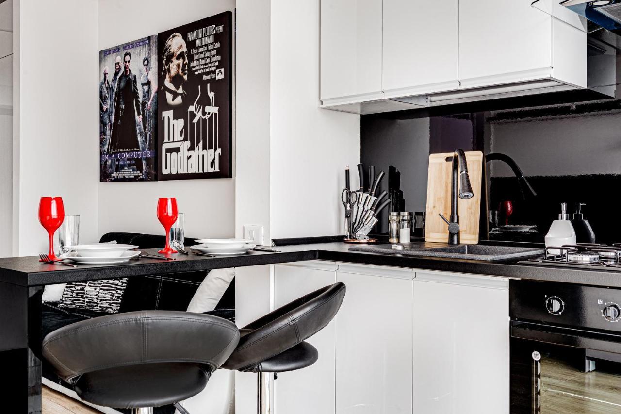 Ari Cinema Apartament With 2M Videoproiector Apartment Арад Екстериор снимка