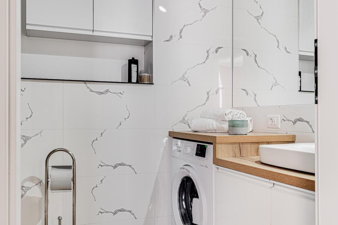 Ari Cinema Apartament With 2M Videoproiector Apartment Арад Екстериор снимка