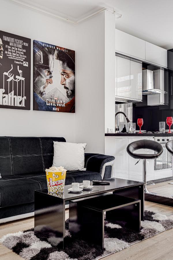 Ari Cinema Apartament With 2M Videoproiector Apartment Арад Екстериор снимка