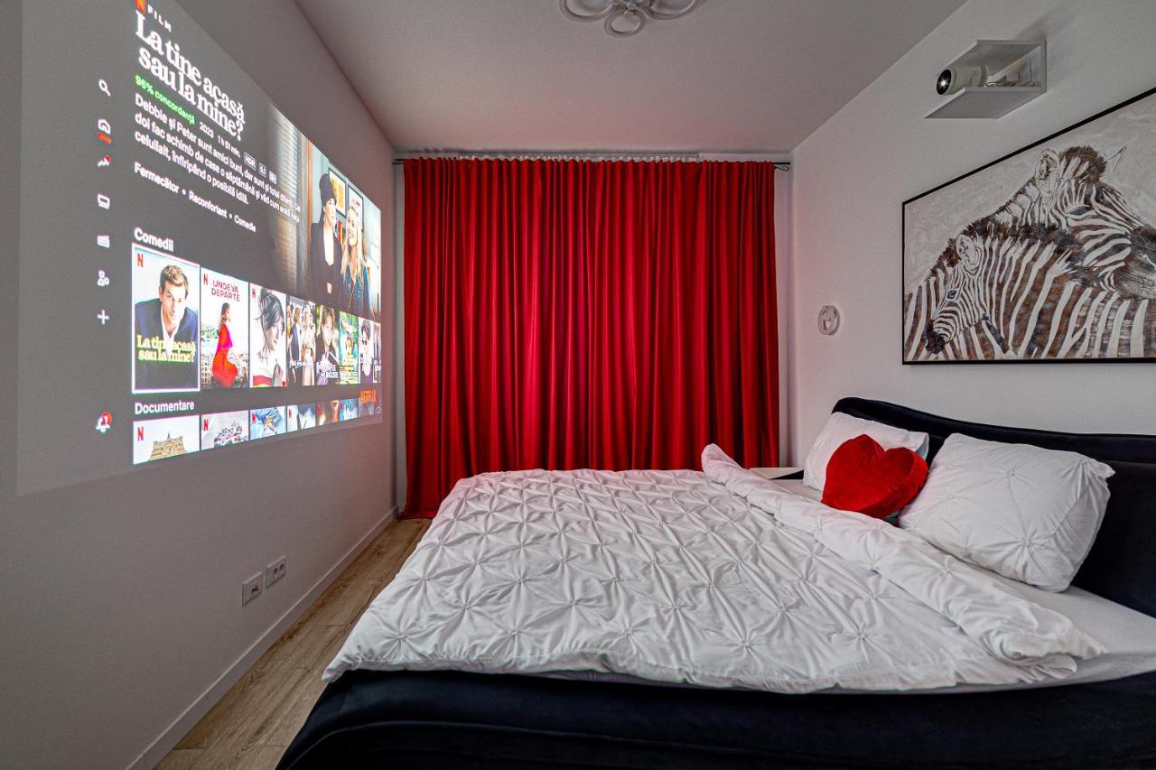 Ari Cinema Apartament With 2M Videoproiector Apartment Арад Екстериор снимка
